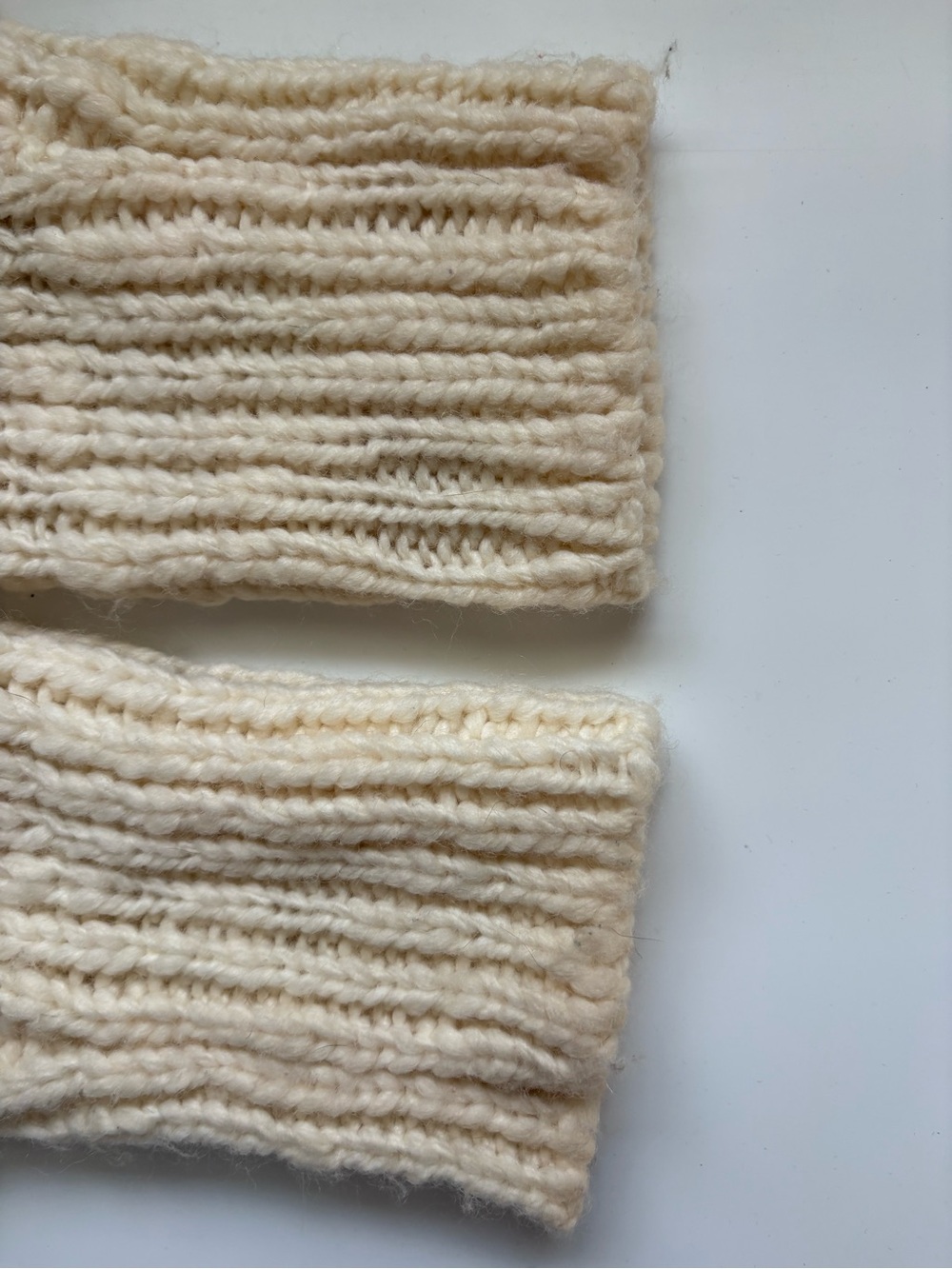 Banana Republic Cream Wool-Blend Cable-Knit Fisherman Sweater Size Small - Picture 9 of 9